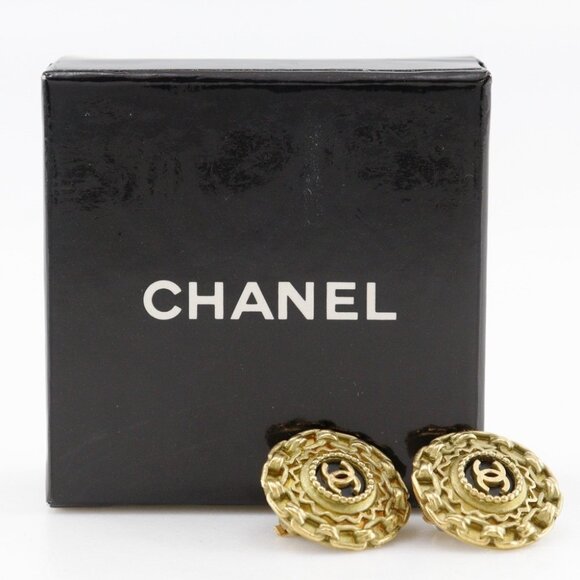 CHANEL COCO Mark Earring vintage Plated Gold 14.5g Women - Picture 1 of 6